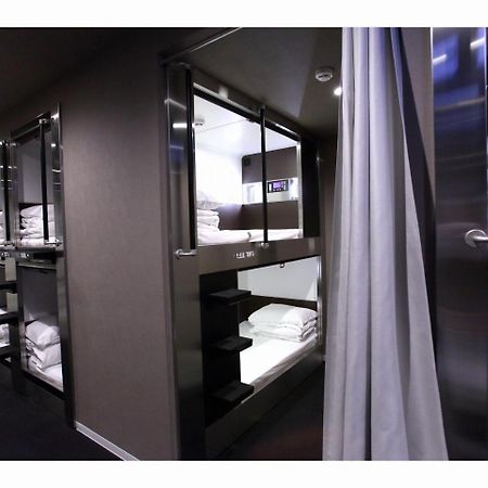 Capsule Hotel Valie Ebisucho Осака Екстериор снимка