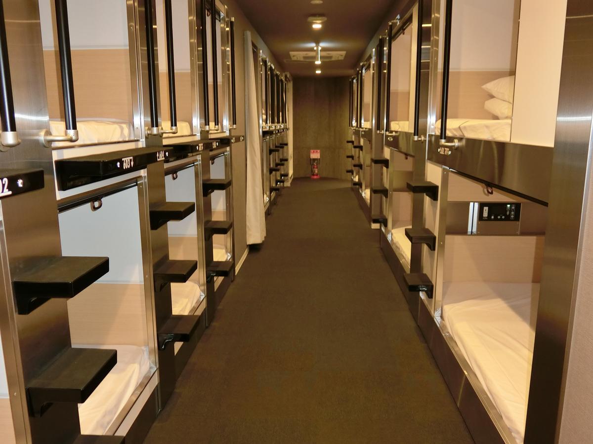 Capsule Hotel Valie Ebisucho Осака Екстериор снимка