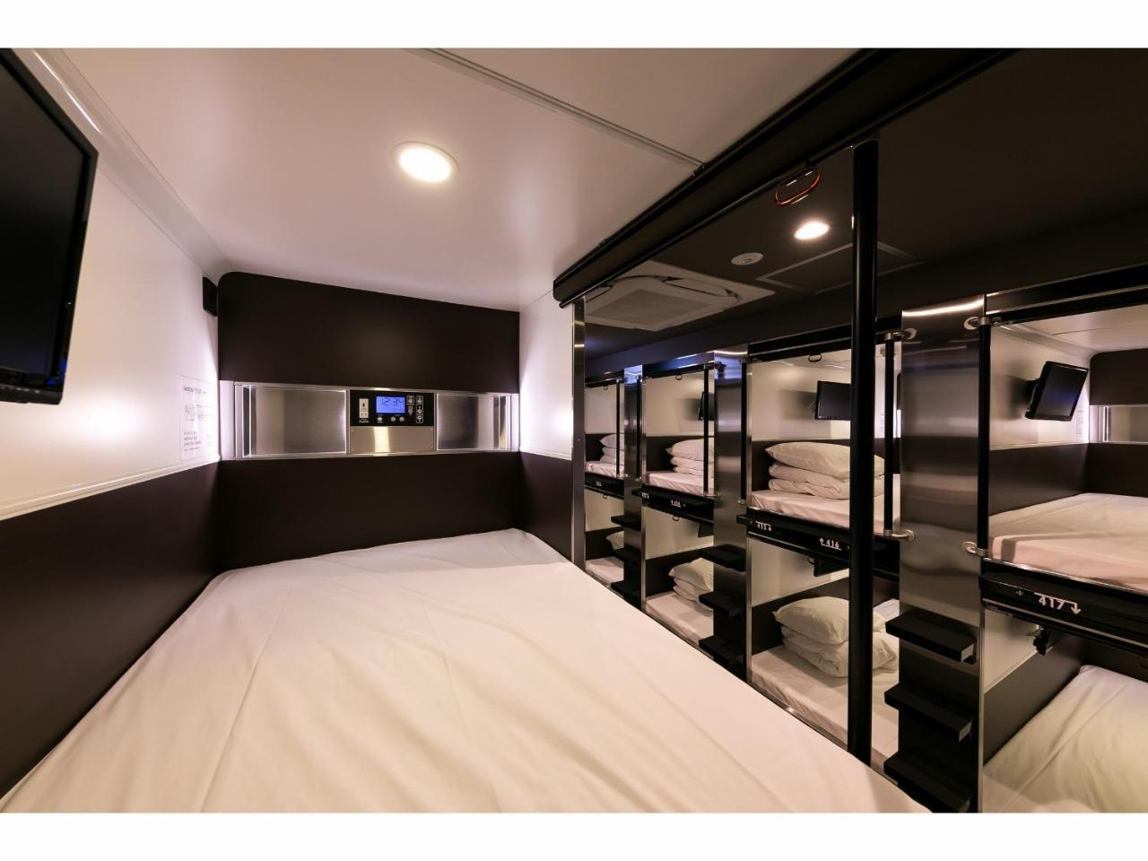 Capsule Hotel Valie Ebisucho Осака Екстериор снимка