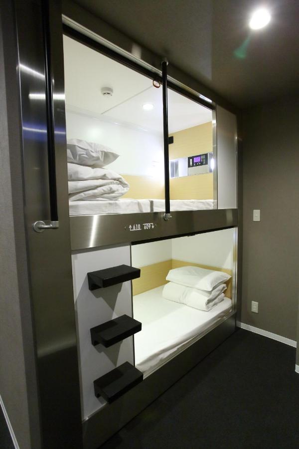 Capsule Hotel Valie Ebisucho Осака Екстериор снимка