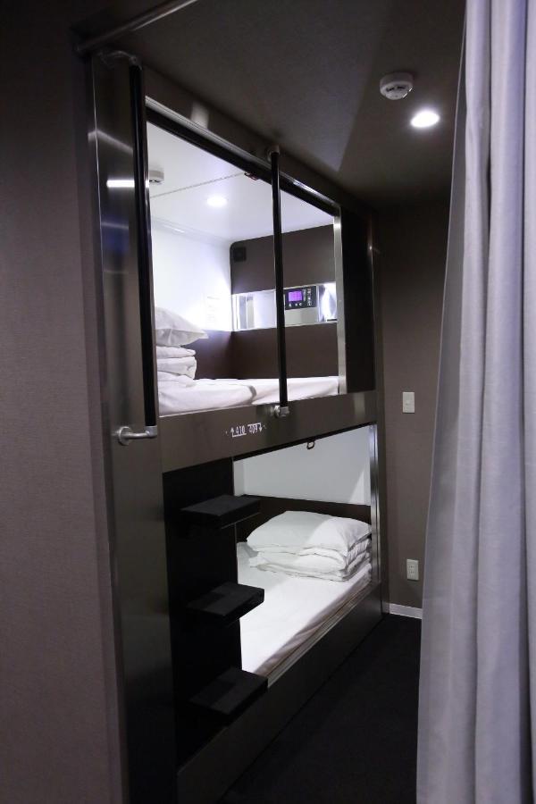 Capsule Hotel Valie Ebisucho Осака Екстериор снимка